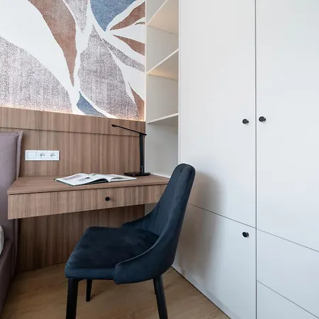 Wolczanska - Workspace & Balcony - By Rentujemy