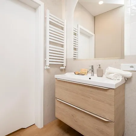 Appartamento Wolczanska - Workspace & Balcony - By Rentujemy *