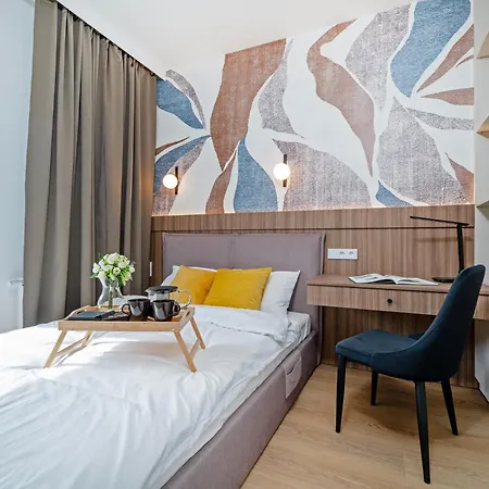 Wolczanska - Workspace & Balcony - By Rentujemy