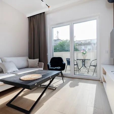 Wolczanska - Workspace & Balcony - By Rentujemy Appartamento