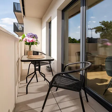 Lägenhet Wolczanska - Workspace & Balcony - By Rentujemy Łódź