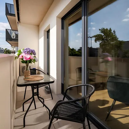 Appartamento Wolczanska - Workspace & Balcony - By Rentujemy