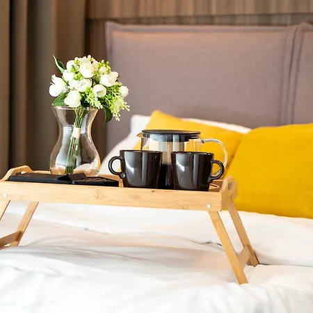 Wolczanska - Workspace & Balcony - By Rentujemy Łódź