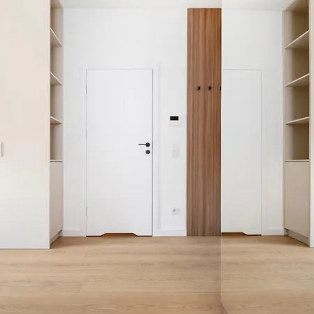 Wolczanska - Workspace & Balcony - By Rentujemy Apartment Lodz