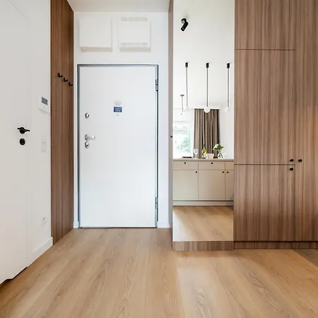 Wolczanska - Workspace & Balcony - By Rentujemy Apartment Lodz