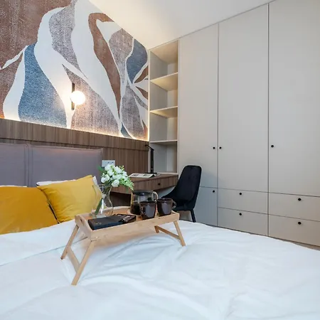 Wolczanska - Workspace & Balcony - By Rentujemy