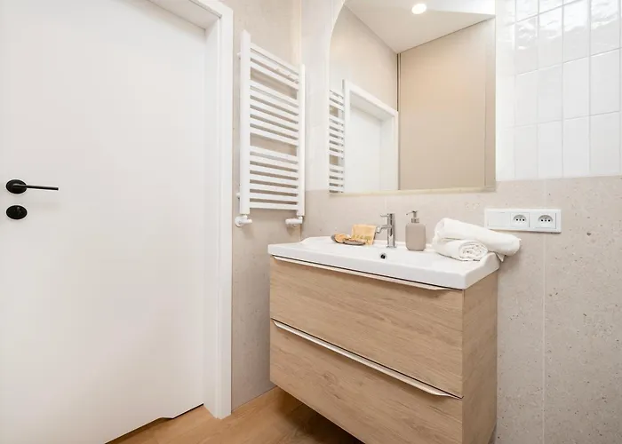 Lejlighed Wolczanska - Workspace & Balcony - By Rentujemy *