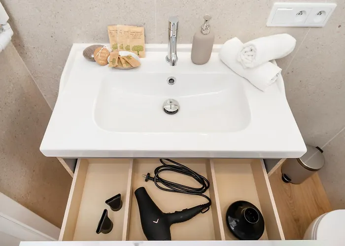 Lejlighed Wolczanska - Workspace & Balcony - By Rentujemy *