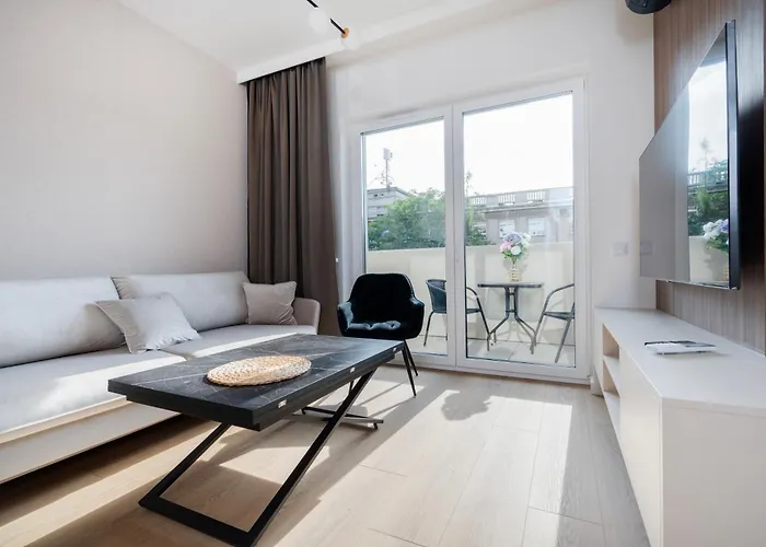 Wolczanska - Workspace & Balcony - By Rentujemy Lejlighed