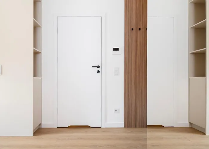 Wolczanska - Workspace & Balcony - By Rentujemy Lejlighed Łódź