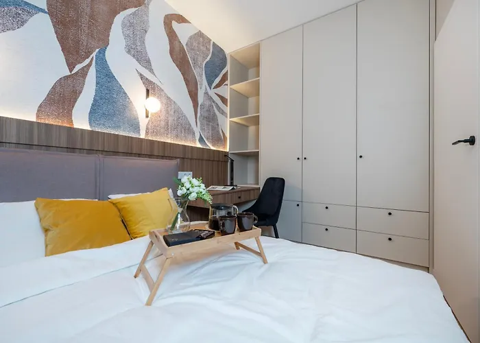 Wolczanska - Workspace & Balcony - By Rentujemy